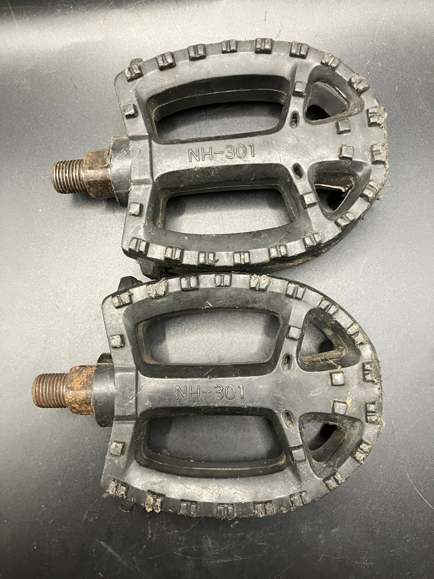 HN - 301 pedal set