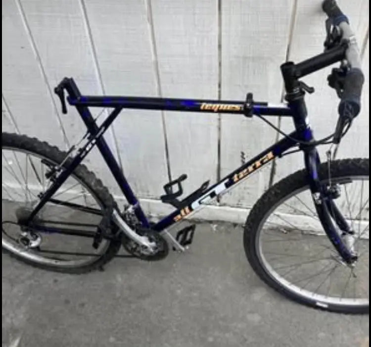 Vintage 90’s GT Tequesta 53cm(?) Restomod Project - price is negotiable. DannyStarkRidesFixed.Shop