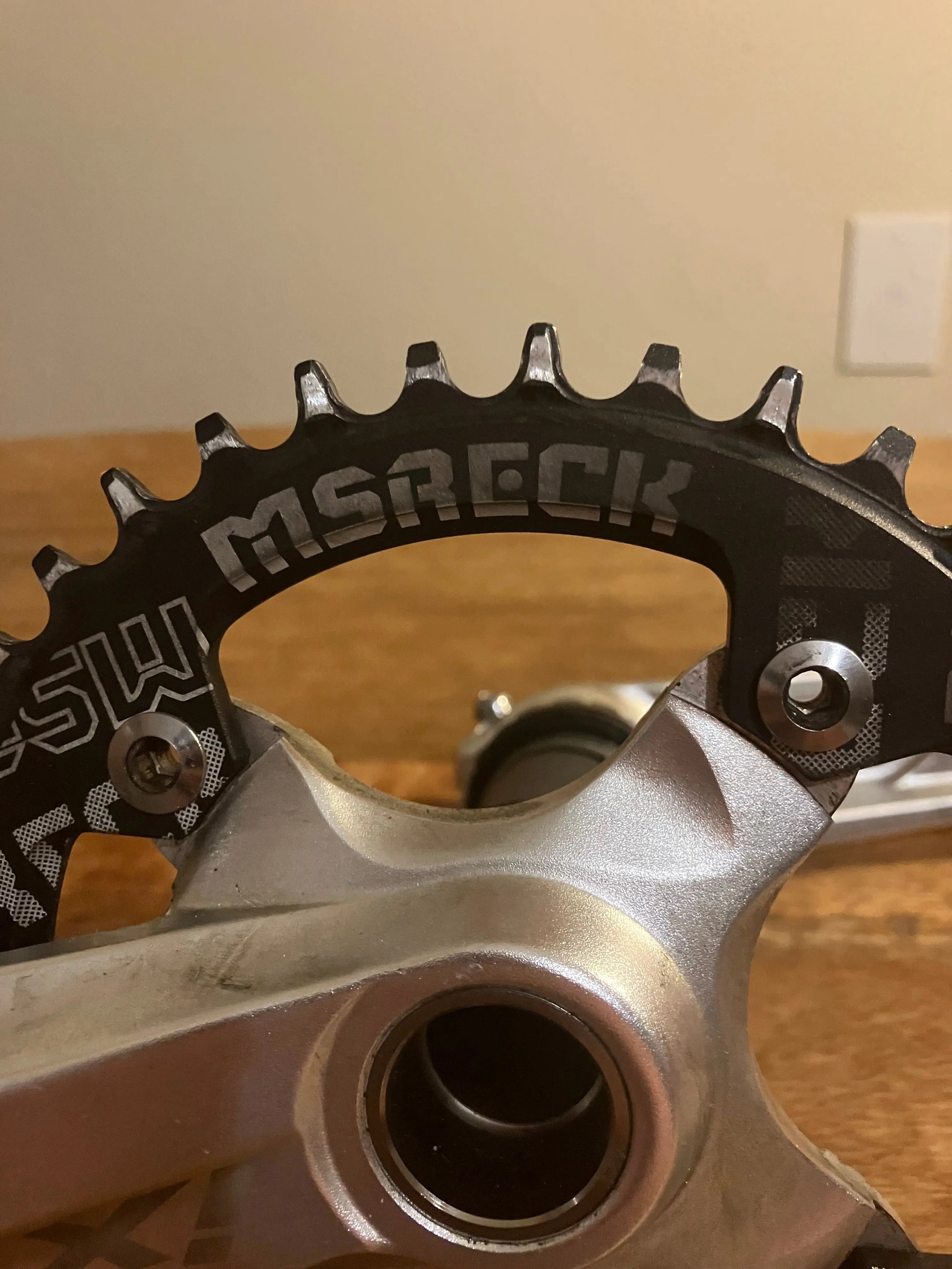 MSRECK Round Chainring 104 BCD 38T Single Chain Ring  
BNVB Bike Crank Arm Set 170mm 104 BCD Crank Set with Bottom Bracket Crank Chainring DannyStarkRidesFixed.Shop