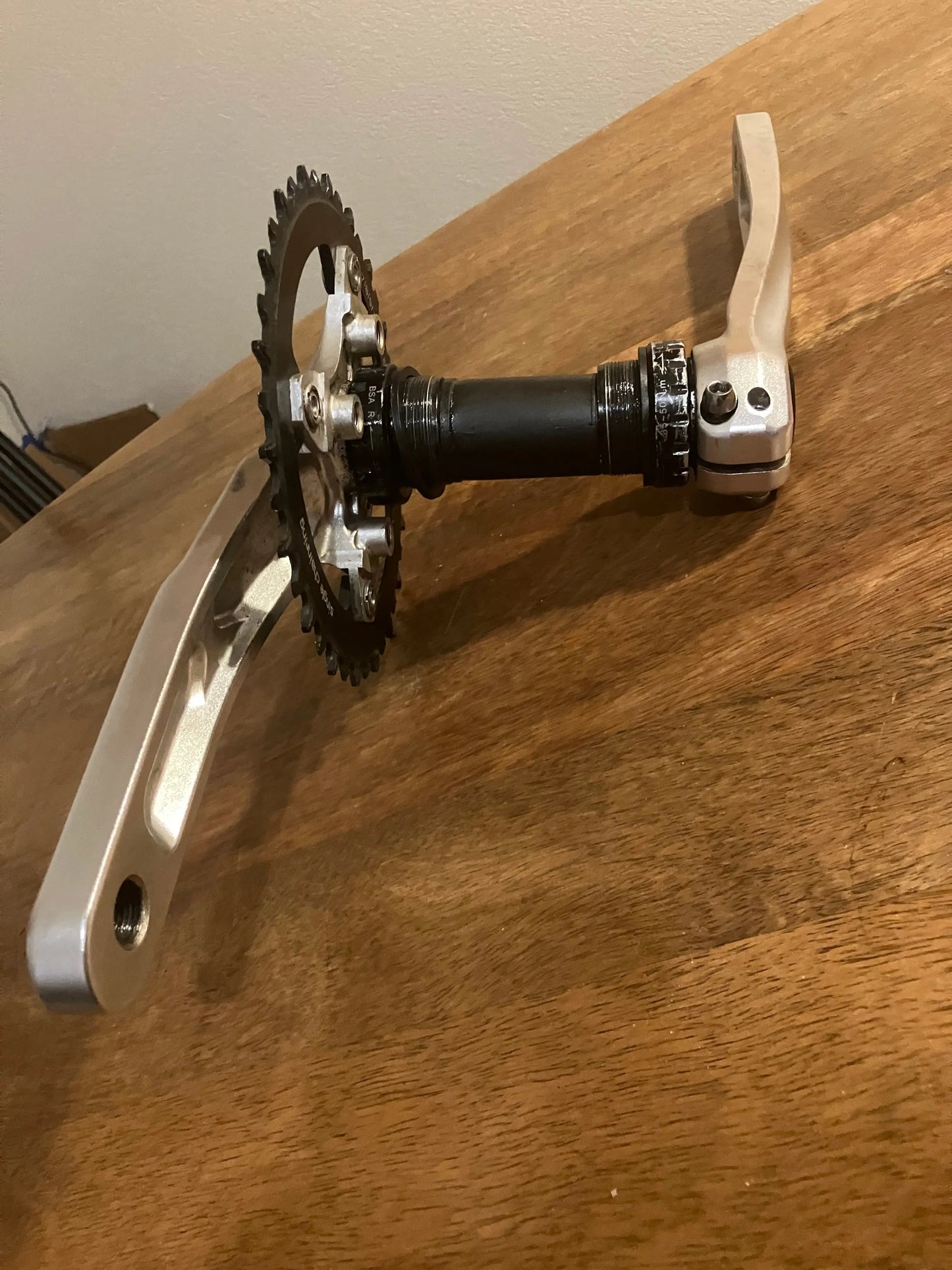 MSRECK Round Chainring 104 BCD 38T Single Chain Ring  
BNVB Bike Crank Arm Set 170mm 104 BCD Crank Set with Bottom Bracket Crank Chainring DannyStarkRidesFixed.Shop