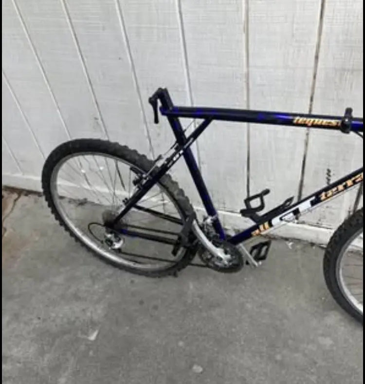 Vintage 90’s GT Tequesta 53cm(?) Restomod Project - price is negotiable. DannyStarkRidesFixed.Shop