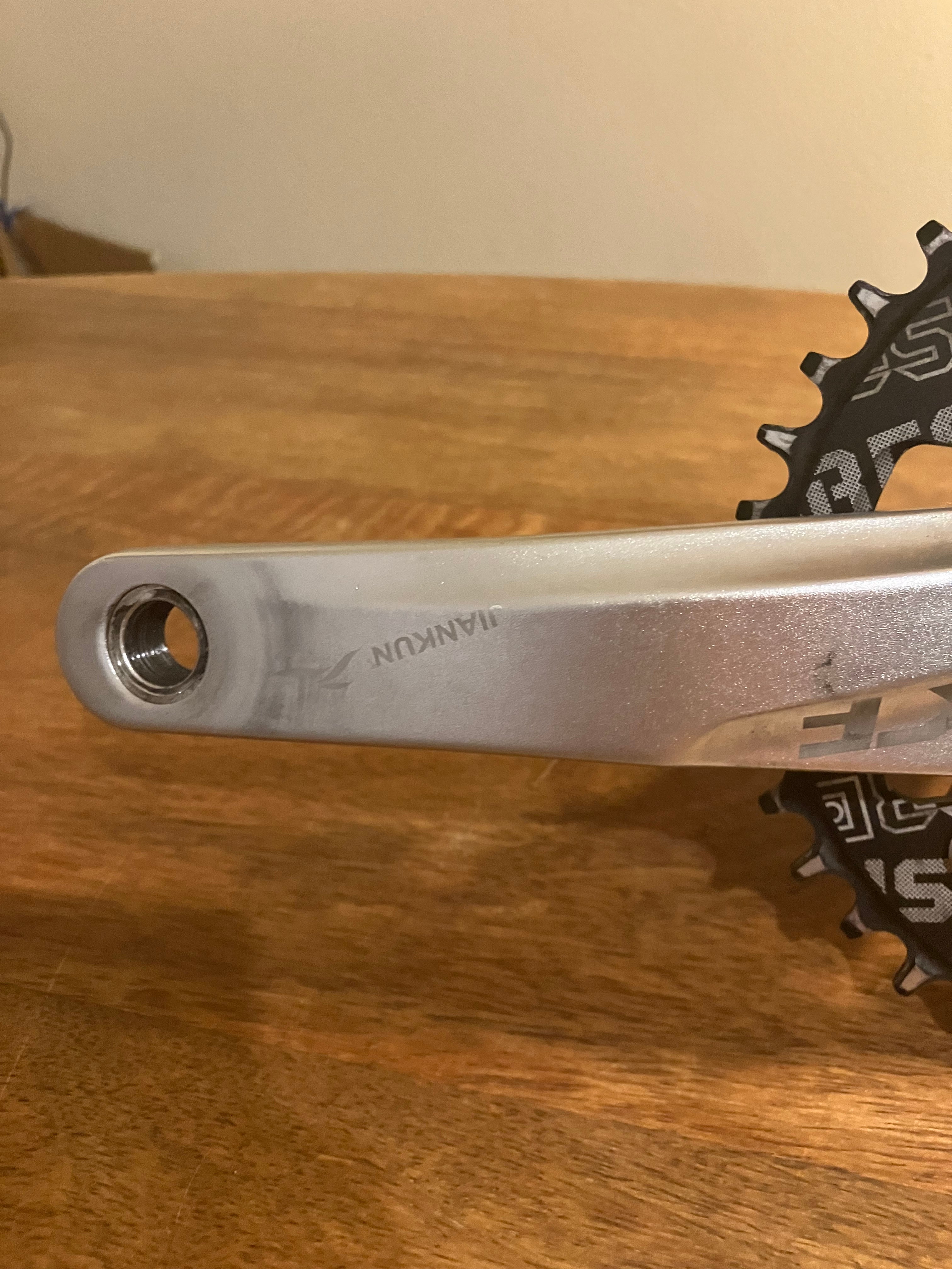 MSRECK Round Chainring 104 BCD 38T Single Chain Ring  
BNVB 
Bike Crank Arm Set 170mm 104 BCD Mountain Bike Crank Set with Bottom Bracket Crank and Chainring