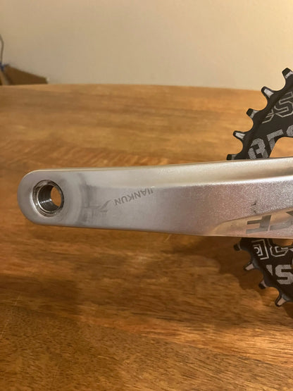 MSRECK Round Chainring 104 BCD 38T Single Chain Ring  
BNVB Bike Crank Arm Set 170mm 104 BCD Crank Set with Bottom Bracket Crank Chainring DannyStarkRidesFixed.Shop