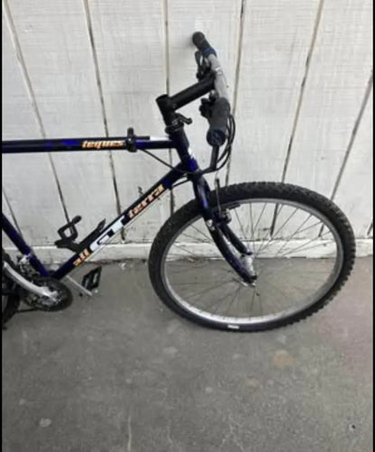 Vintage 90’s GT Tequesta 53cm(?) Restomod Project - price is negotiable. DannyStarkRidesFixed.Shop
