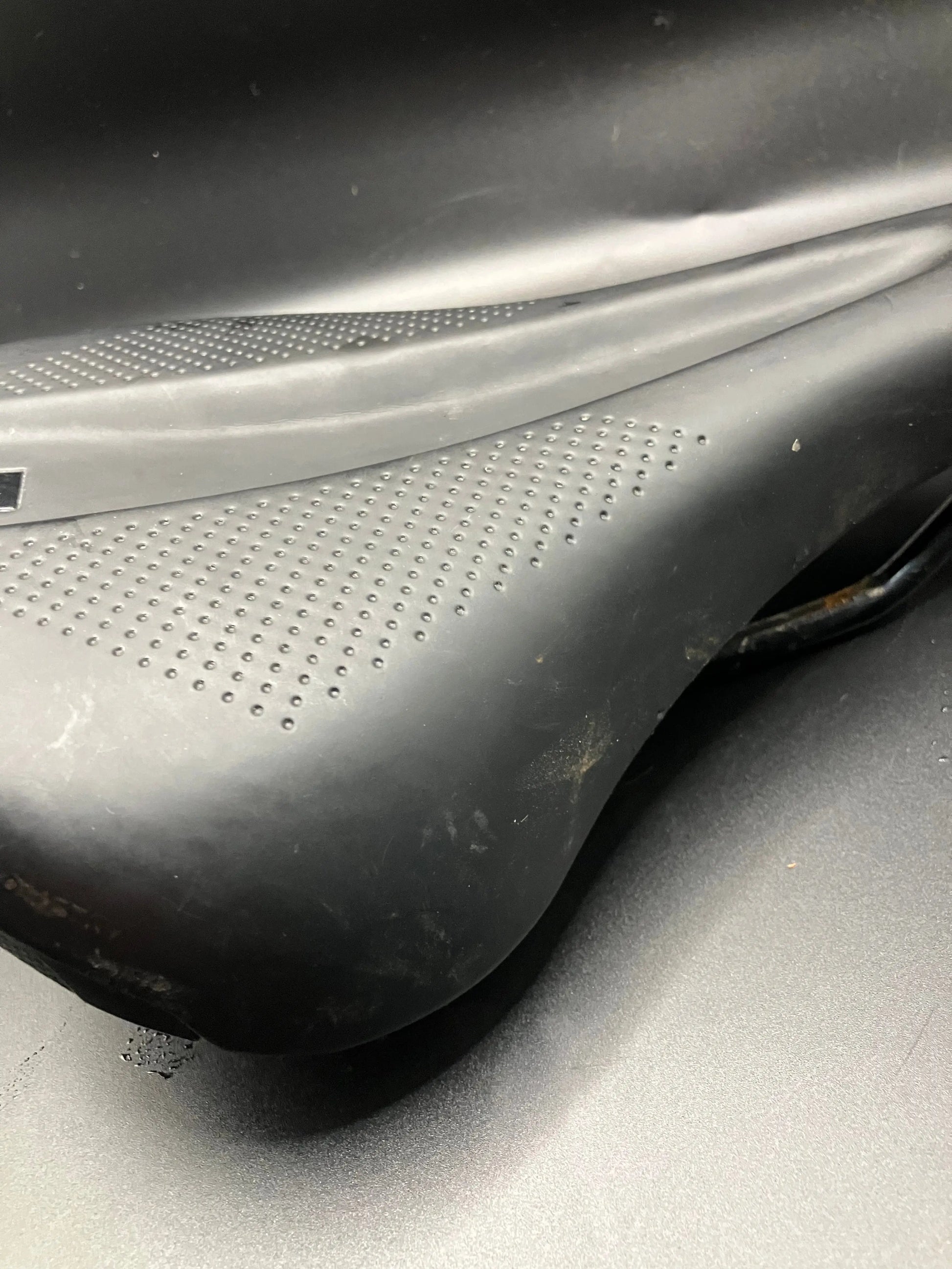 Specialized Canopy Black Saddle DannyStarkRidesFixedShop