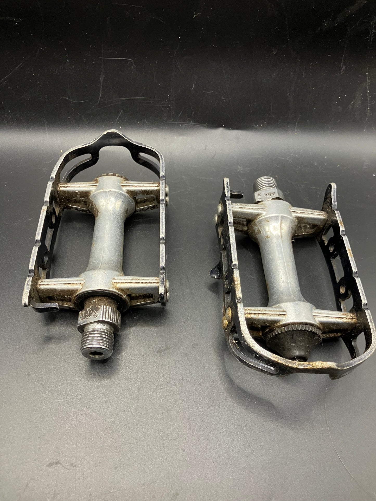 Single speed fixed gear bike track bike pedals fixie fixies