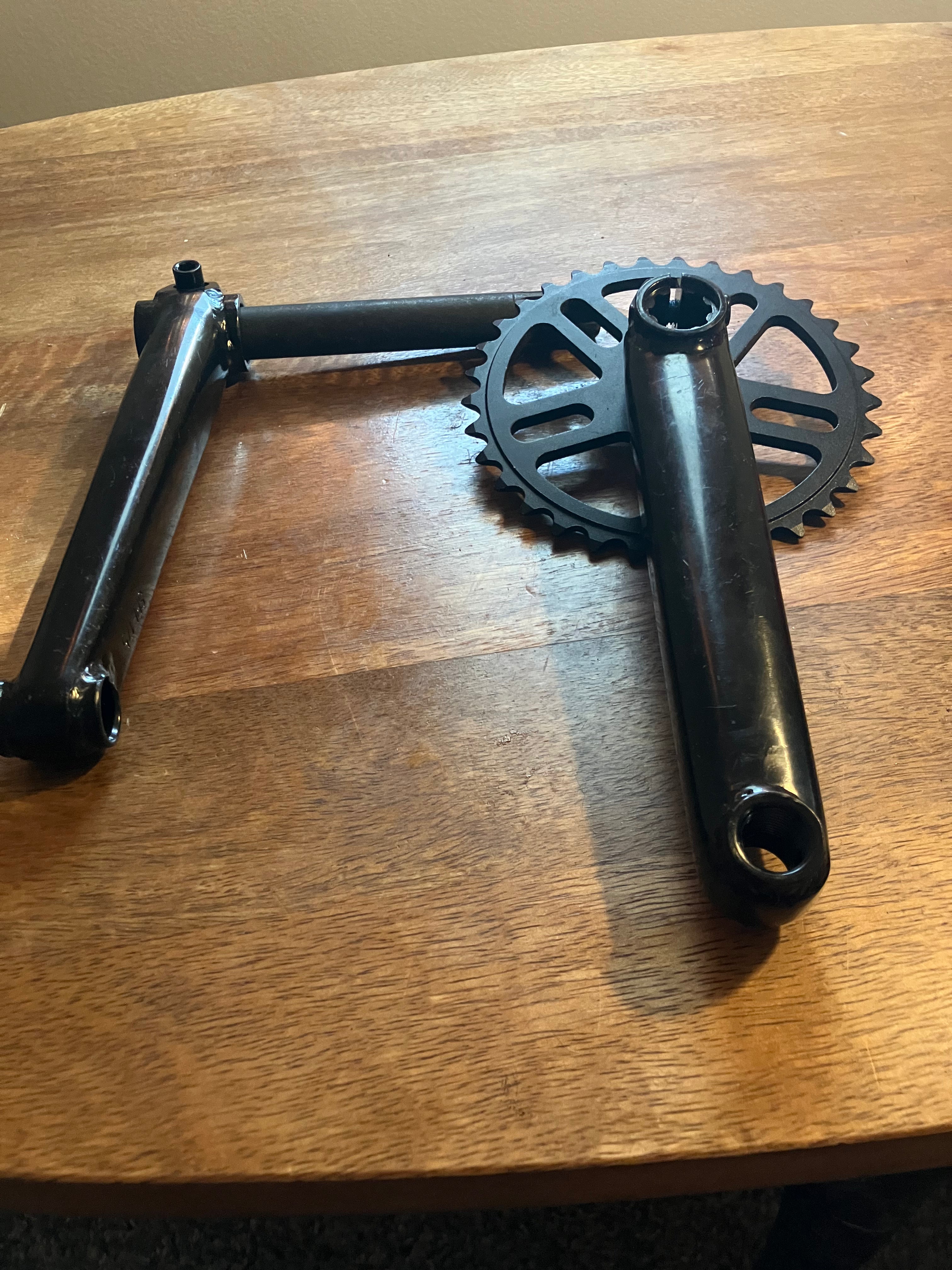 BMX Unbranded 175 Cranks with 33T Sprocket 8 Spline Mid BB