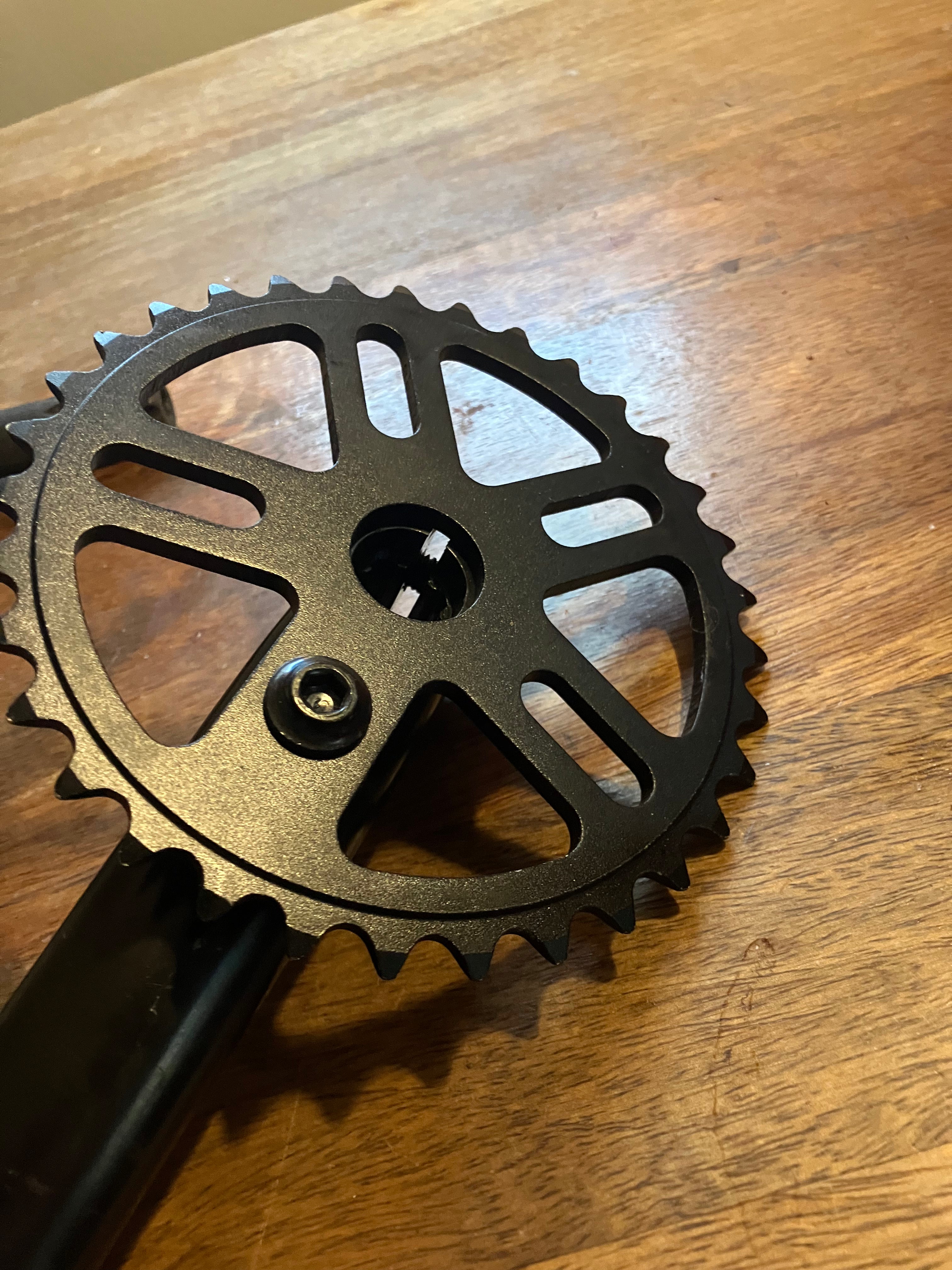 BMX Unbranded 175 Cranks with 33T Sprocket 8 Spline Mid BB