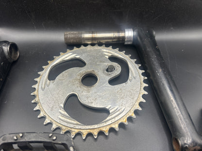 Unbranded Bmx 180 Crankset With GT Bikes 39T Chainring Sprocket And GT Pedals